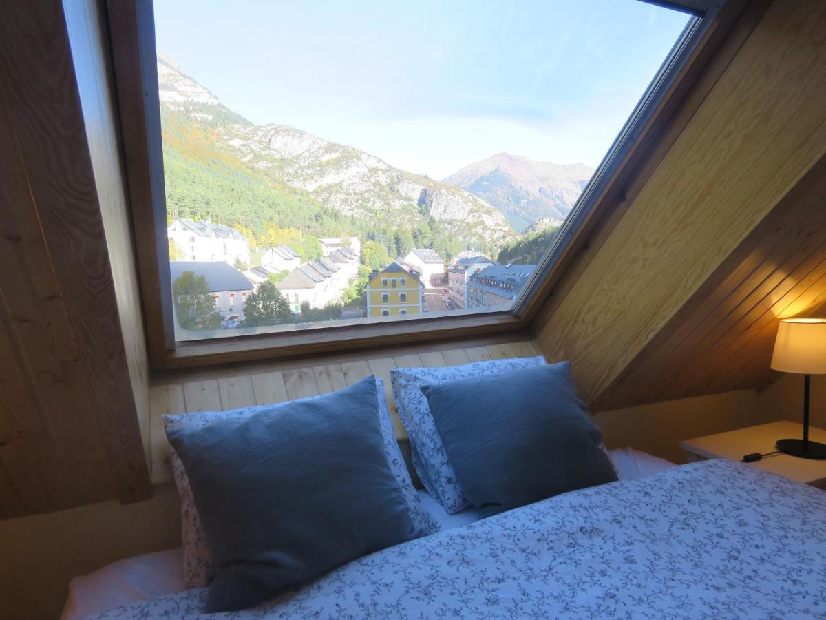Atico Duplex Reformado Con Vistas A La Montana Leilighet Canfranc Eksteriør bilde